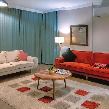 Renovated Unique Next To Cleopatra Apartman